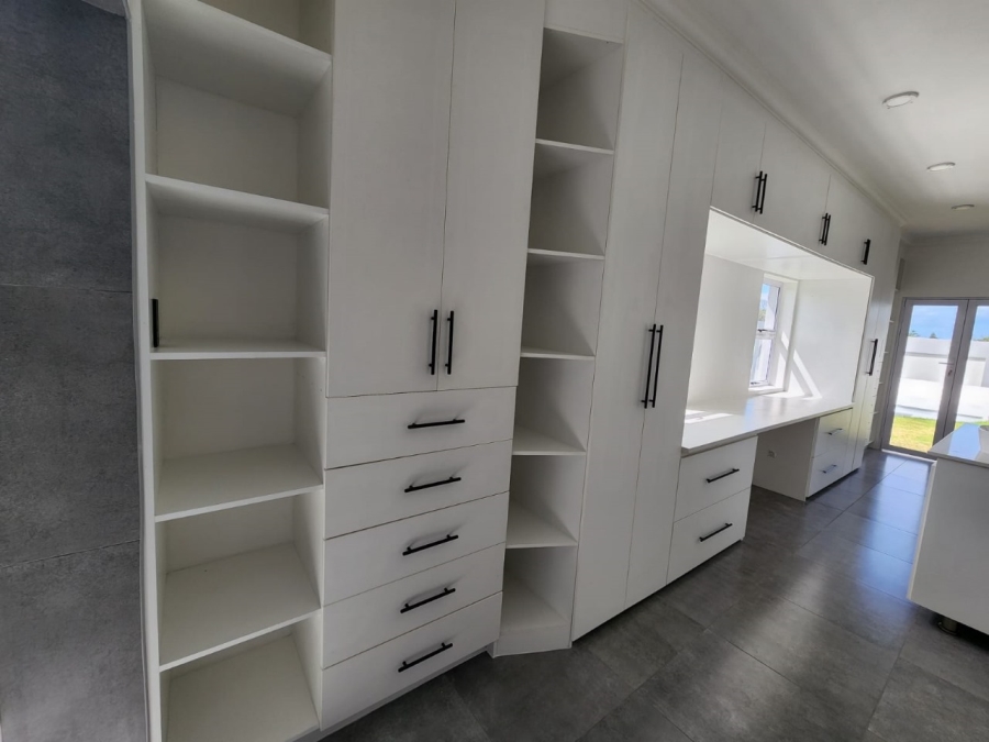 To Let 3 Bedroom Property for Rent in Aston Bay Eastern Cape